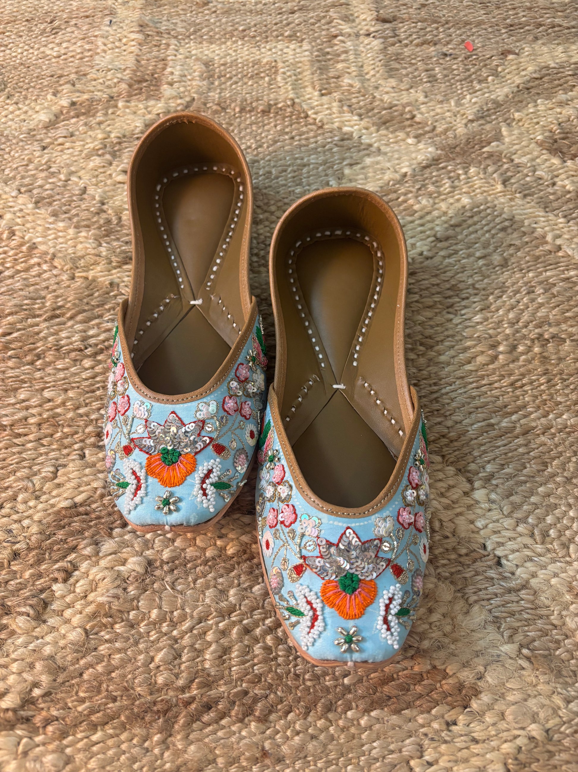 ✨ Blue Blossom – Handcrafted Embroidered Jutti ✨