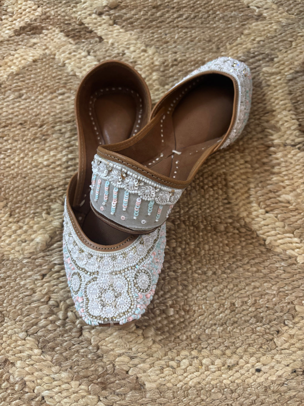 Frost Petal – Handcrafted Jutti