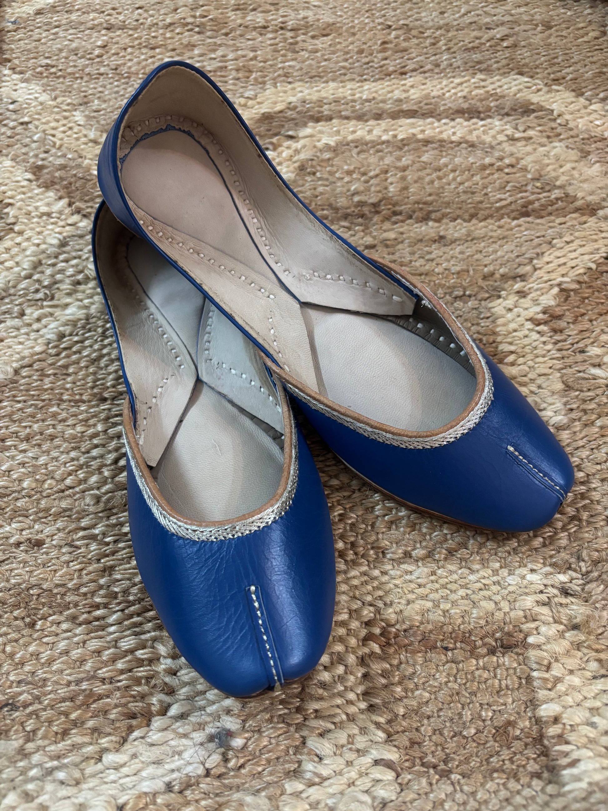 Royal Blue Leather Women’s Jutti – Handcrafted Elegance