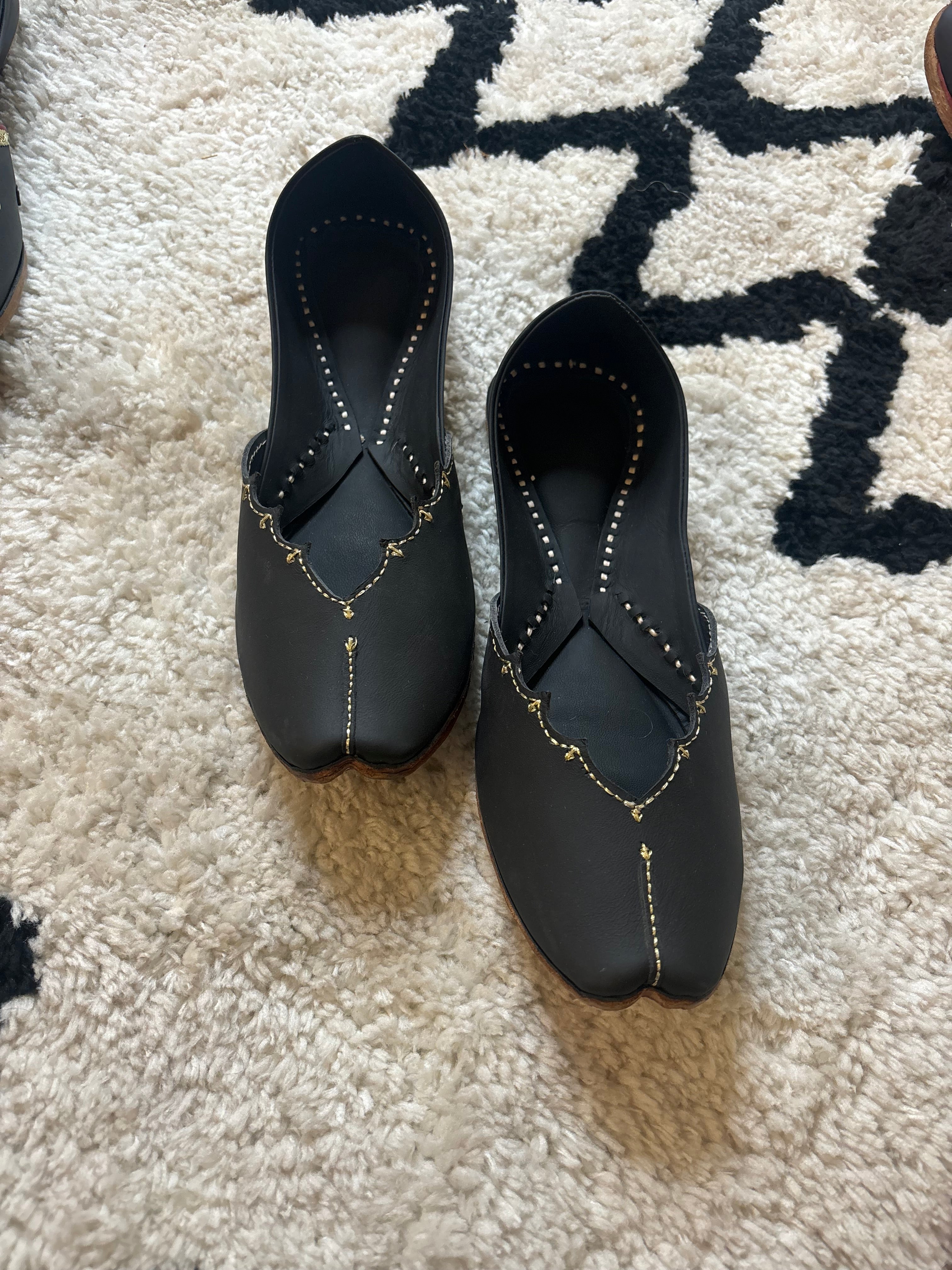Women Black Mat Flat Shoes | Punjabi Jutti