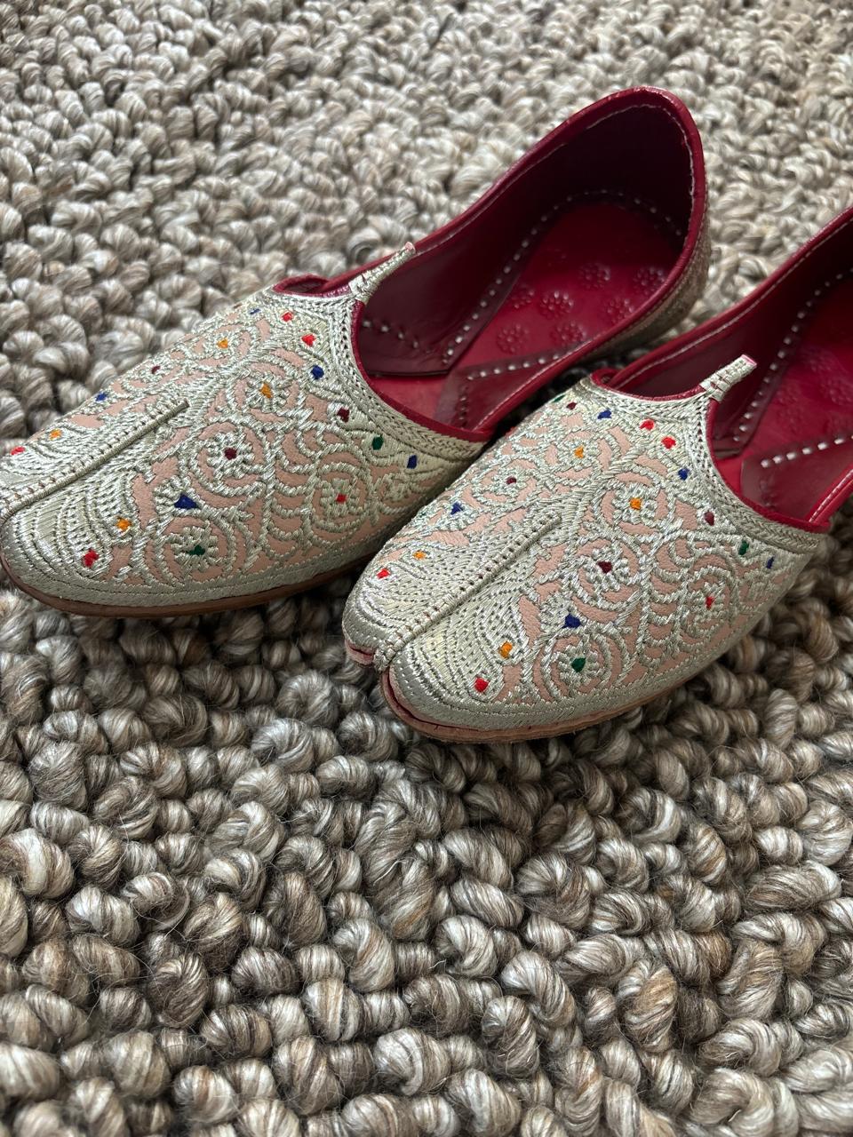 Elara Noor – Punjabi Men's Jutti