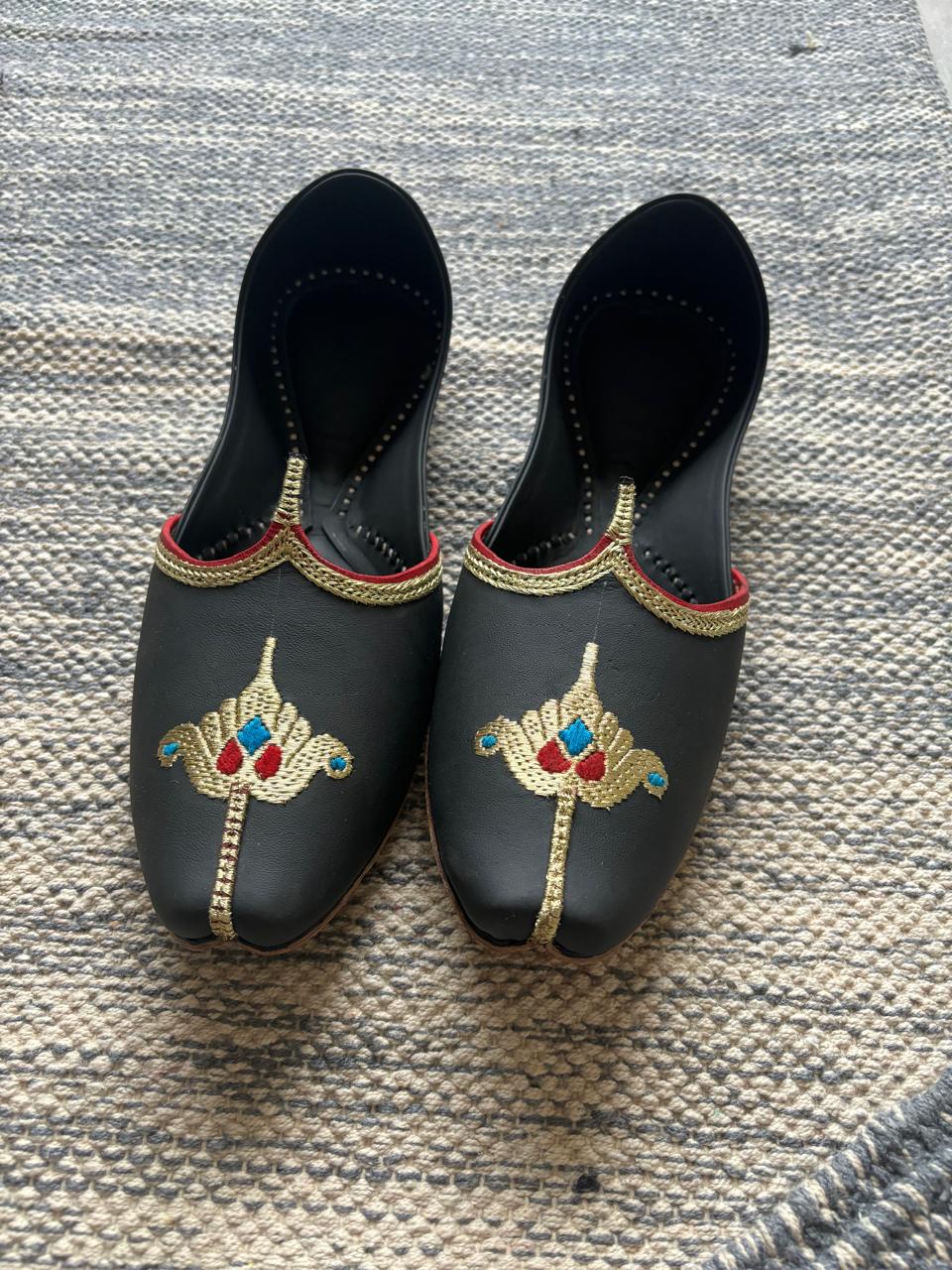 Regal Emblem Punjabi Men's Jutti