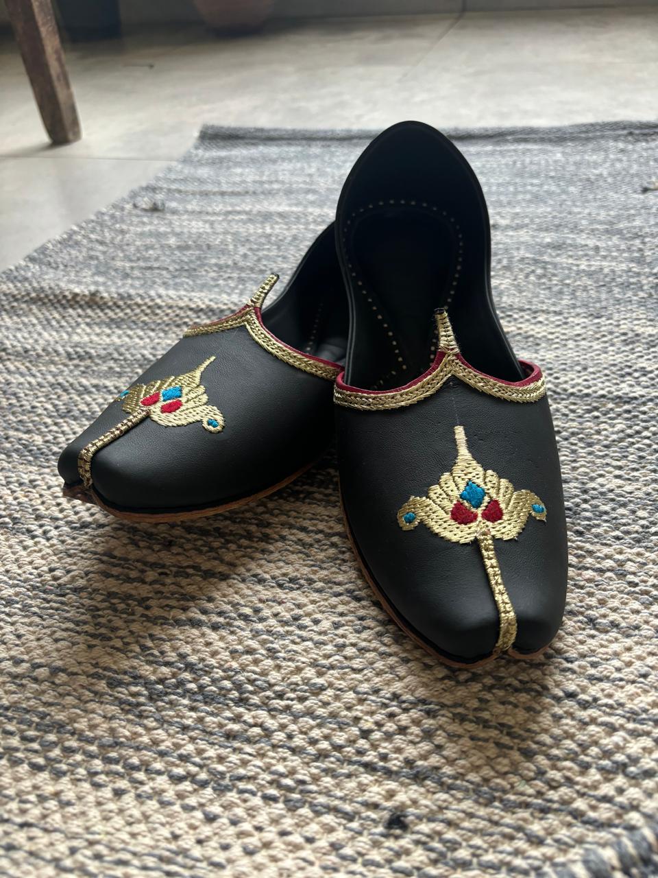 Regal Emblem Punjabi Men's Jutti
